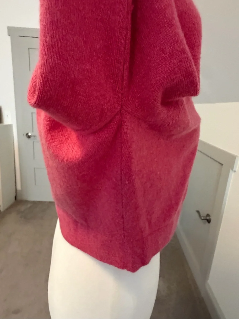 CHANEL Vintage 2014 Pink 100% Cashmere Cropped Cardigan 38 Extra Button